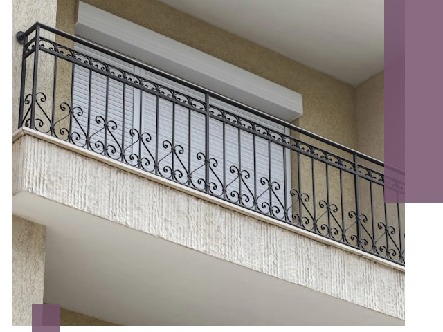 Балконные ограждения из металла и стекла в Кыштыме для домов